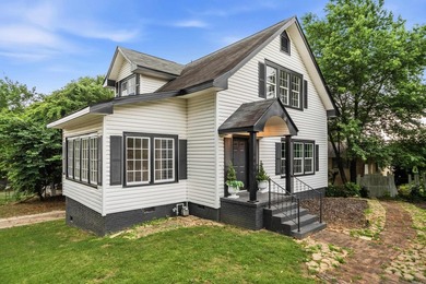 Beautifully restored 1938 historic cottage blending timeless - photo 7