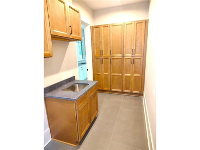 BRAND NEW CONSTRUCTION. This Spectacular, Executive Basement - photo 36