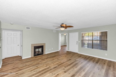 Lake Condo For Sale in Altamonte Springs, Florida