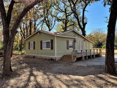 Lake Home For Sale in West Tawakoni, Texas