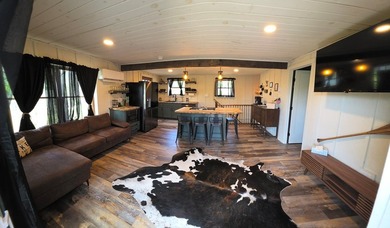 Escape to this Charming Cottage Retreat, a proven and active - photo 8