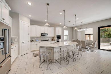 Amazing opportunity to enjoy this bespoke home with over 4,200 - photo 8
