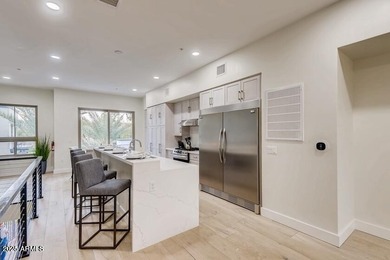 PRICED TO SELL!! This stunning 2,463 sqft contemporary townhouse - photo 6