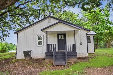 This freshly remodeled home is a great find, featuring 2 - photo 1