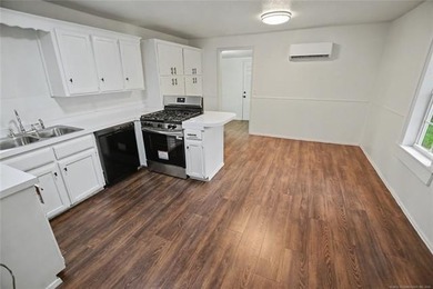 This freshly remodeled home is a great find, featuring 2 - photo 5