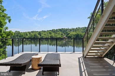 Modern Riverfront Estate with Unparalleled Indoor-Outdoor Living - photo 50