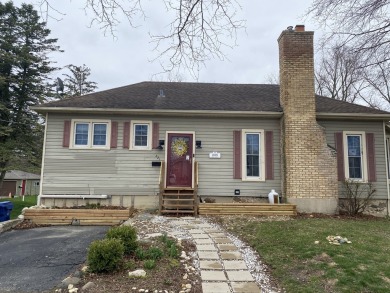 Lake Home For Sale in Algonquin, Illinois