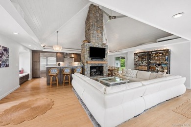 STYLISHLY RENOVATED QUOGUE RETREAT SOUTH OF THE HIGHWAY Nestled - photo 4