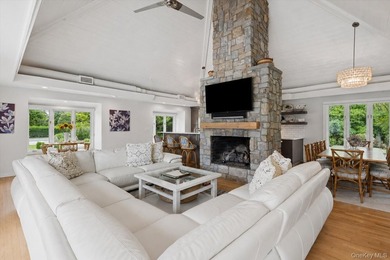 STYLISHLY RENOVATED QUOGUE RETREAT SOUTH OF THE HIGHWAY Nestled - photo 6