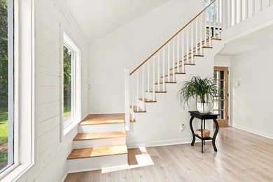 Welcome to this gorgeous 4-bedroom, 2-bath lakefront home - photo 30