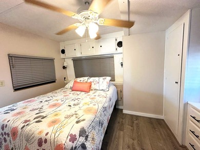 This charming 740 square foot Park Model home in Bonita Terra is - photo 4