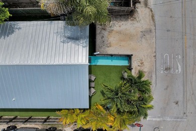 Positioned perfectly on a corner lot with ample outdoor space & - photo 6