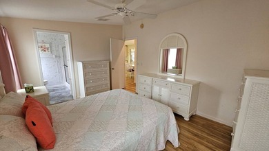 WELCOME TO FLORIDA RESORT-STYLE LIVING! This beautifully updated - photo 22