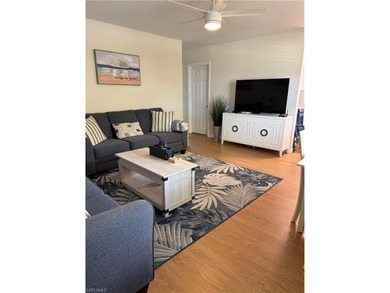 Beautifully renovated 2-bedroom 1 bath beach condo in the heart - photo 5