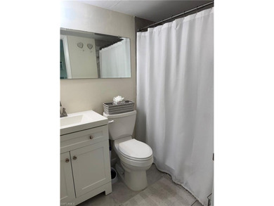 Beautifully renovated 2-bedroom 1 bath beach condo in the heart - photo 6