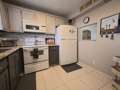 Really a Gem! wonderful one bed and one full bath, furnished or - photo 3
