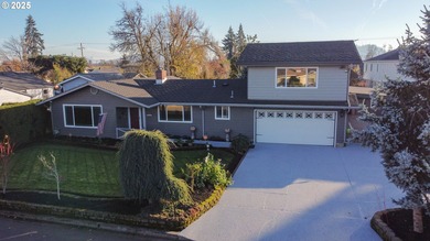 McKenzie River  Home For Sale in Springfield Oregon