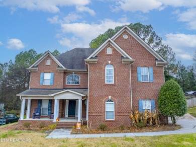 Fort Loudoun Lake Home For Sale in Knoxville Tennessee