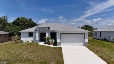 Spacious and well-appointed, this 3-bedroom plus Den, 2.5 - photo 2