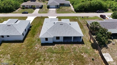Spacious and well-appointed, this 3-bedroom plus Den, 2.5 - photo 3