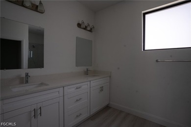 Spacious and well-appointed, this 3-bedroom plus Den, 2.5 - photo 10
