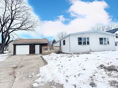 Fox River - Outagamie County Home For Sale in Kaukauna Wisconsin