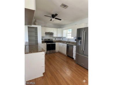 Opportunity knocks with this competitively priced short sale - photo 3