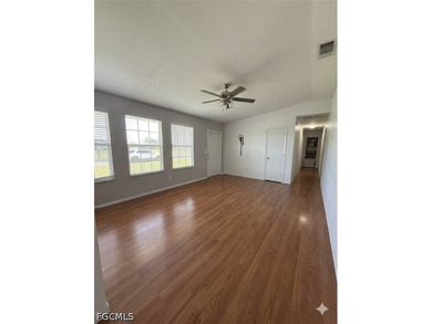 Opportunity knocks with this competitively priced short sale - photo 7