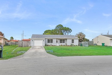 Fully renovated 3-bedroom, 2-bath home featuring a desirable - photo 1