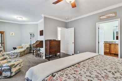 Discover the perfect blend of waterfront living, privacy, and - photo 10