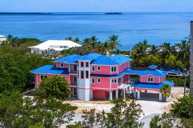 Welcome to Pink Sands, a Glenn Gray-designed waterfront retreat - photo 1