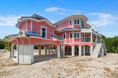 Welcome to Pink Sands, a Glenn Gray-designed waterfront retreat - photo 3