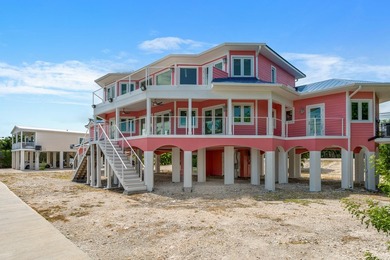 Welcome to Pink Sands, a Glenn Gray-designed waterfront retreat - photo 7