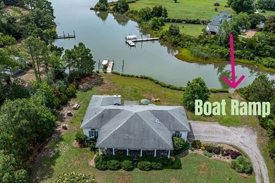 Waterfront living awaits in White Stone on more than 4 private - photo 3