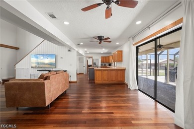 Custom built 5 bedroom, 4 bathroom, 2 car garage home with - photo 4
