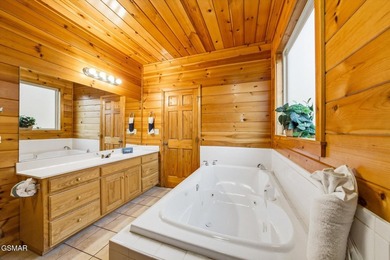 Spacious 3,456 sq.ft. STR with 6 KING SIZE ROOMS and GREAT - photo 33