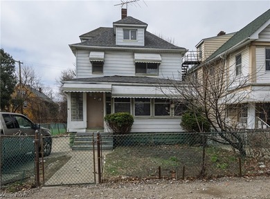Welcome home to this recently updated Colonial conveniently - photo 2