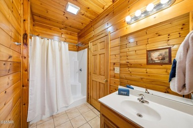 Spacious 3,456 sq.ft. STR with 6 KING SIZE ROOMS and GREAT - photo 45