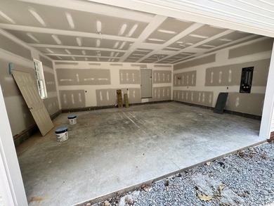 Welcome to this beautifully crafted custom home by Darrell - photo 3