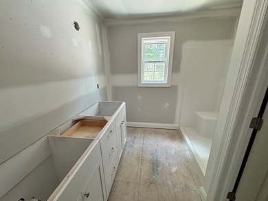 Welcome to this beautifully crafted custom home by Darrell - photo 6