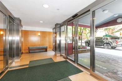 Welcome to Barclay Plaza, one of Forest Hills' premier - photo 18