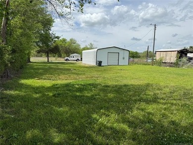 Looking for a big lot near Lake Eufaula? This one is ready for - photo 1