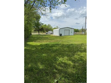Looking for a big lot near Lake Eufaula? This one is ready for - photo 5