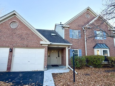 (private lake, pond, creek) Home For Sale in Schaumburg Illinois