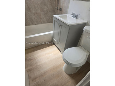 Well-maintained duplex featuring two spacious 2-bedroom - photo 5