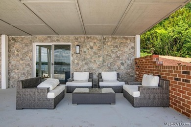 Exceptional Waterfront opportunity in the exclusive Four Seasons - photo 17