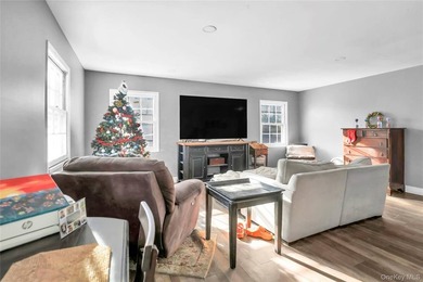 Welcome home to this Buckingham Ranch located in the desirable - photo 3
