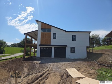 Brand new home built with quality craftsmanship, premium - photo 3