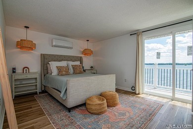 Exceptional Waterfront opportunity in the exclusive Four Seasons - photo 34