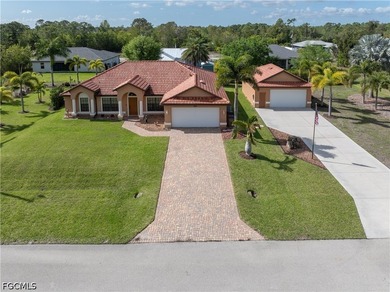 Come see this beautiful 4 bedroom, plus den pool home with so - photo 1